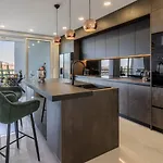 Carmen - Luxury 2-bedroom - Downtown 스플리트