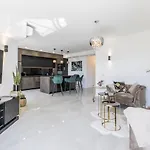 Carmen - Luxury 2-bedroom - Downtown