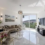 Carmen - Luxury 2-bedroom - Downtown 아파트 *