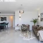 Carmen - Luxury 2-bedroom - Downtown