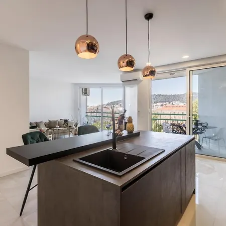 Apartment Carmen - Luxury 2-bedroom - Downtown *