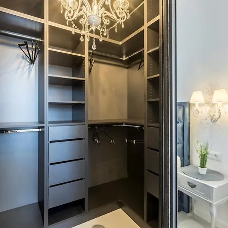 Carmen - Luxury 2-bedroom - Downtown 아파트