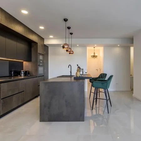 Apartment Carmen - Luxury 2-bedroom - Downtown