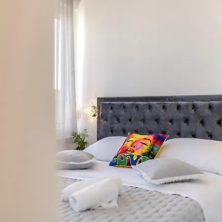 Apartamento Carmen - Luxury 2-bedroom - Downtown